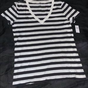 Gap black and white striped v-neck vintage wash t, brand new w/tags, size M